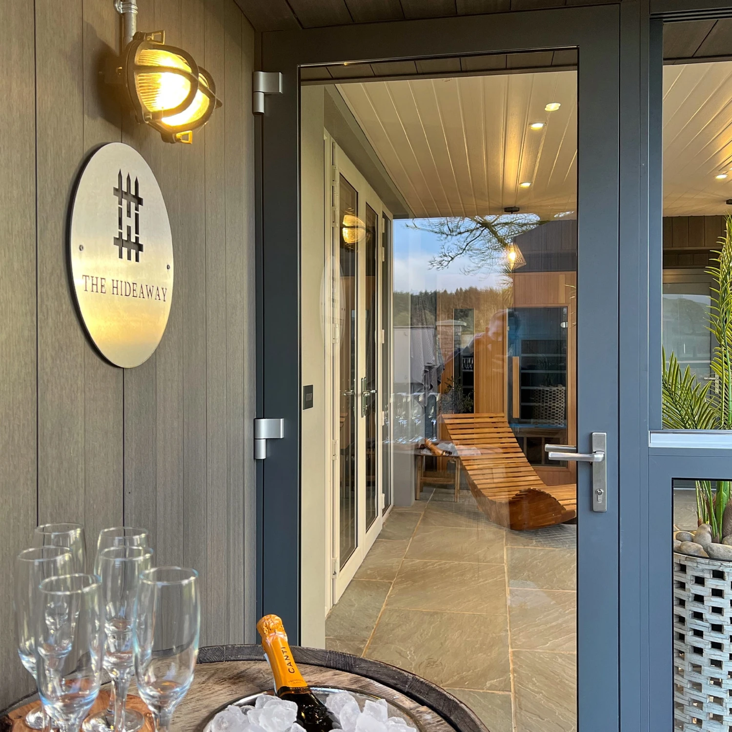 6 Inch Black Bulkhead Outdoor & Bathroom Oval Wall Light With Versatile Side & Rear Wiring Options 10 6 Inch Black Bulkhead Outdoor & Bathroom Oval Wall Light With Versatile Side & Rear Wiring Options - Image 10