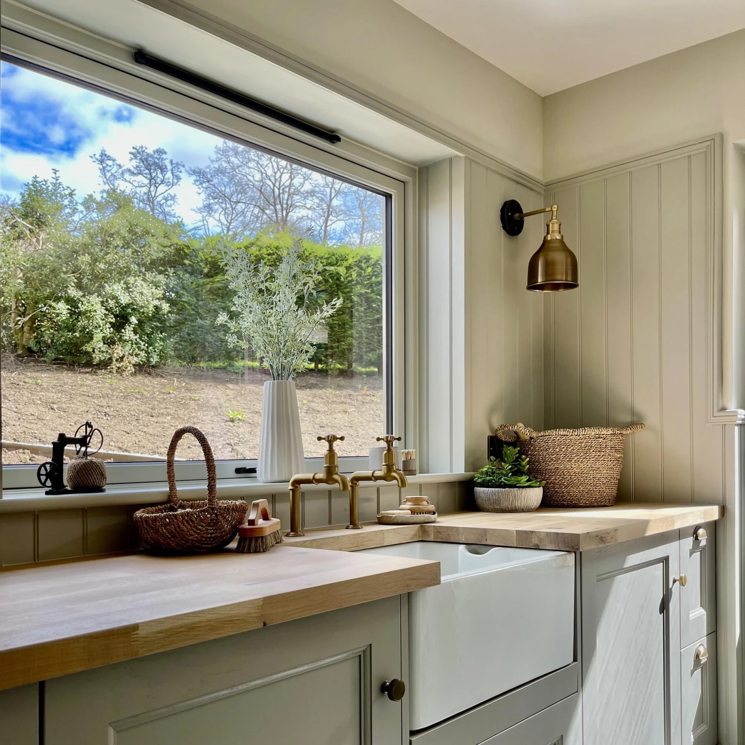 Brooklyn Cone Wall Light - 7 Inch - Brass - Image 7