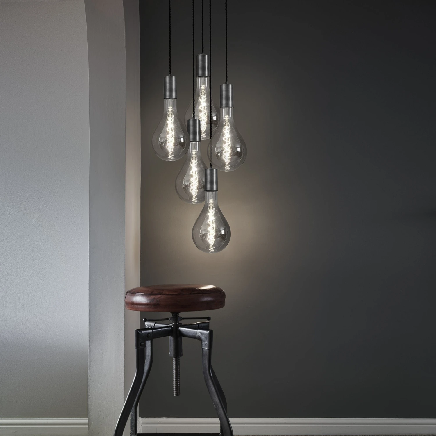 Vintage Giant LED Edison Bulb Old Filament Lamp - 8W E27 Spiral Drop PS160 - Smoke Grey 3 Vintage Giant LED Edison Bulb Old Filament Lamp - 8W E27 Spiral Drop PS160 - Smoke Grey - Image 3