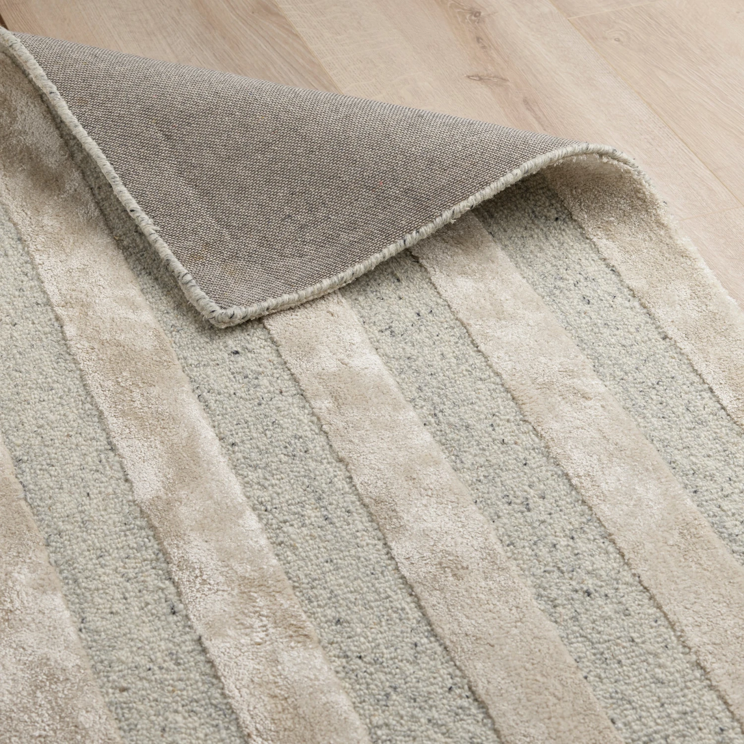 Braco Hand Tufted Wool Rug - Cream & Grey 1 Braco Hand Tufted Wool Rug - Cream & Grey