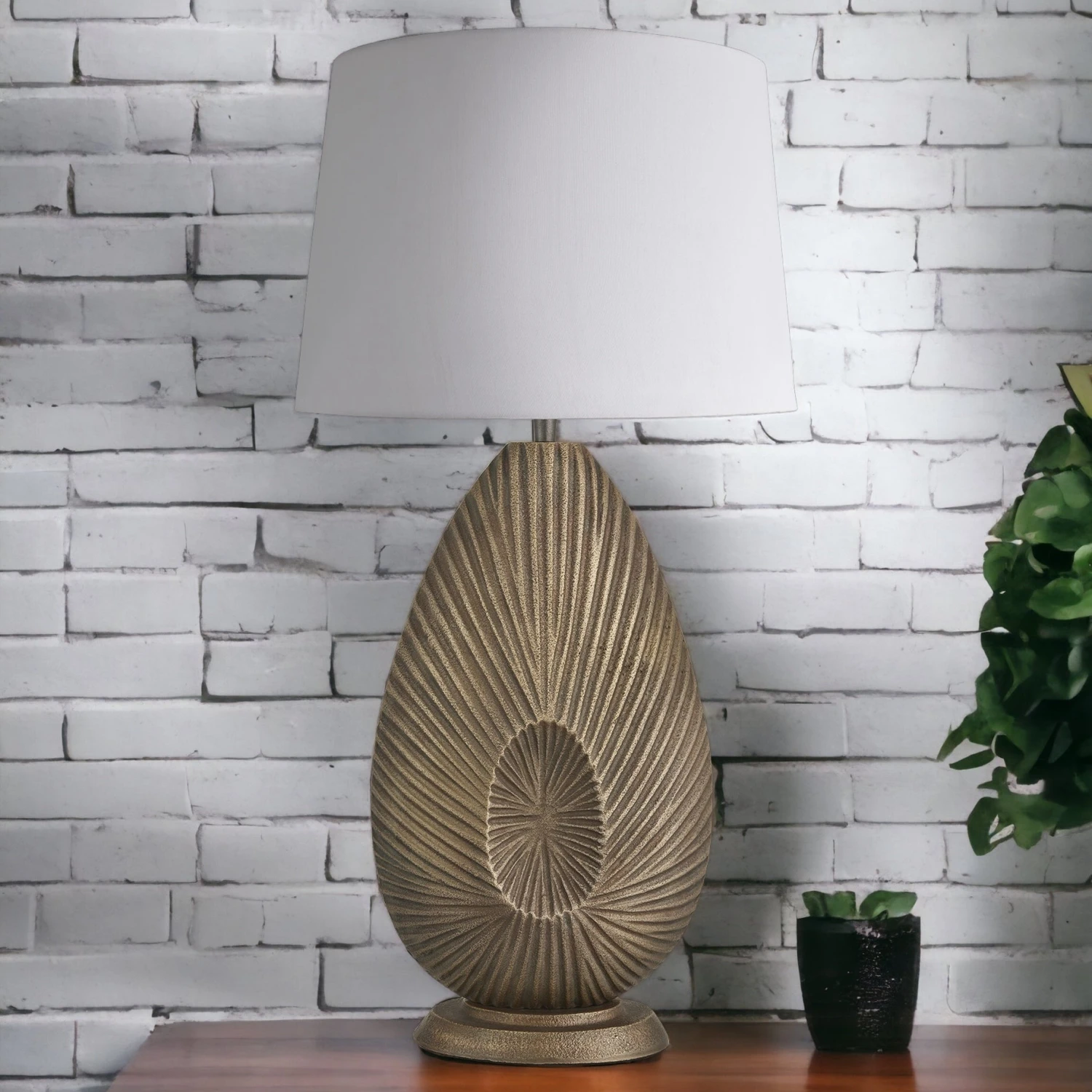 Ornate Tulip Table Lamp - Brass 2 Ornate Tulip Table Lamp - Brass - Image 2